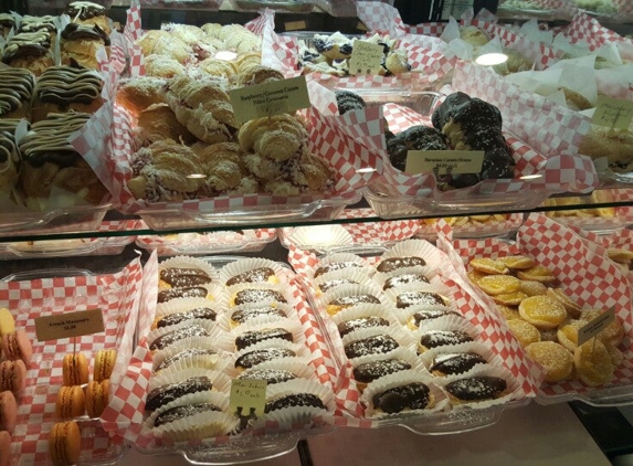 Little Cannoli Bakery - Salem, OR