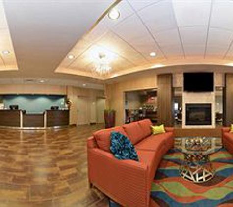 Holiday Inn Express & Suites Junction City - Junction City, KS