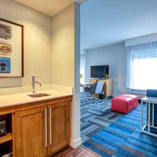 Hampton Inn and Suites Boston/Waltham - Waltham, MA