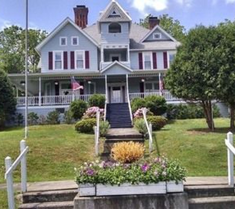 Hudson Manor Bed and Breakfast - Watkins Glen, NY