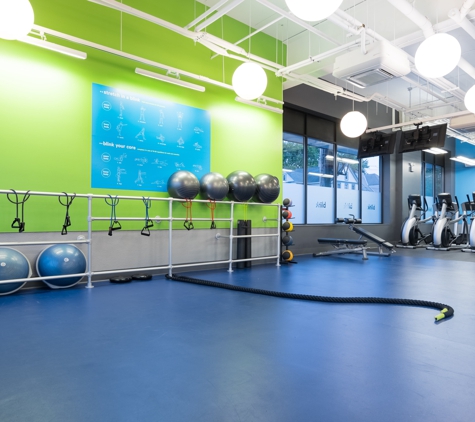 Blink Fitness - Valley Stream, NY