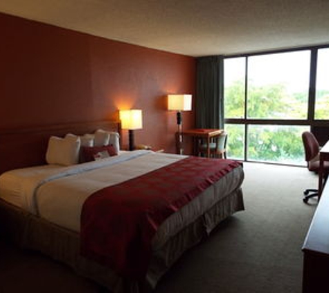 Ramada West Palm Beach Airport - West Palm Beach, FL