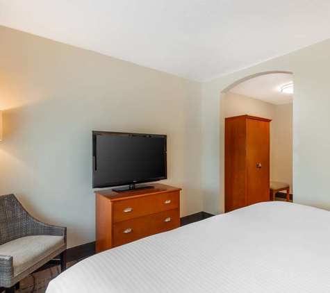 Best Western Plus University Park Inn & Suites - Ames, IA