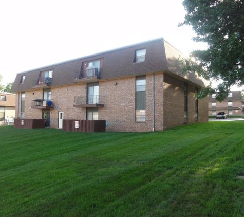 Plaza West Apartments - Manhattan, KS