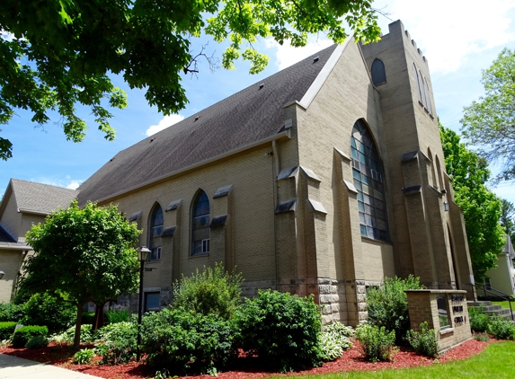 Atonement Lutheran Church (ELCA) - Beloit, WI. Quiet neighborhood near Riverside Park