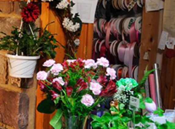 Country Hearth Flower & Gift Shop - East Berlin, PA