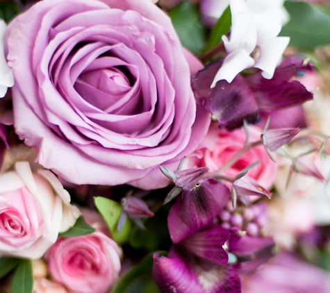 Newcastle Flowers By Design - New Lambton, NSW. Fresh Flowers Delivered To All Areas
