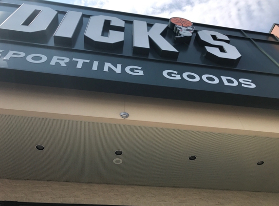 Dick's Sporting Goods - Saint Louis, MO