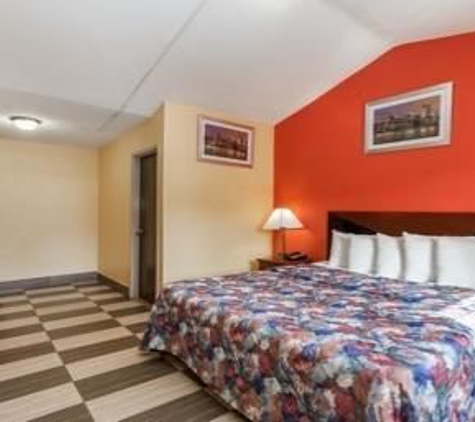 Travelodge by Wyndham Jersey City - Jersey City, NJ