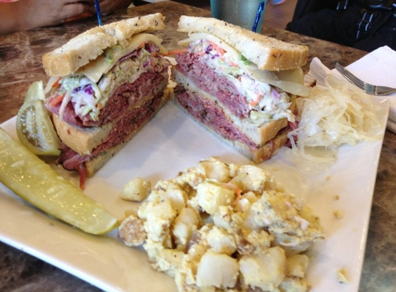 Stuie's brooklyn bagel & Jewish Delicatessen - Whittier, CA