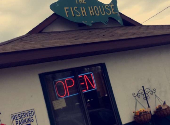 Brown Fisheries Fish House - Paradise, MI