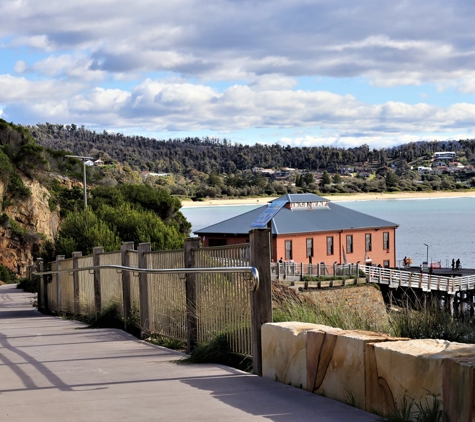 Grow Dig Build - Leneva, VIC