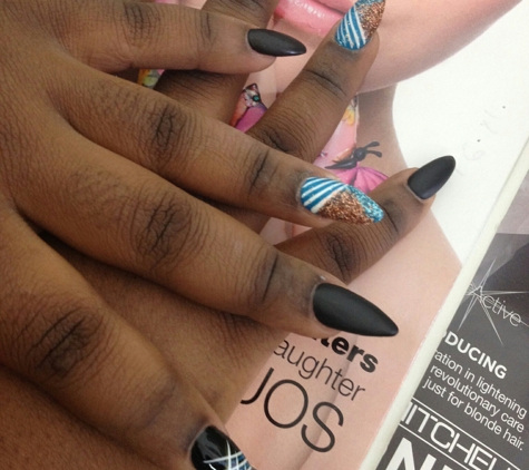 Lee Nails - Hialeah, FL