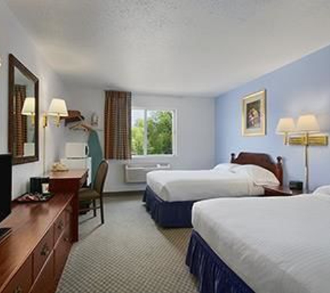 Super 8 by Wyndham Washington - Washington, MO