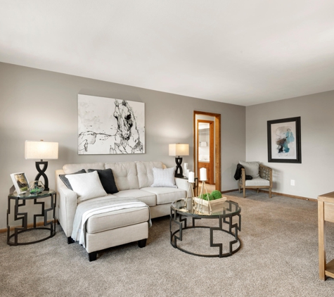 Brentwood Park Townhomes & Apartments - Hopkins, MN