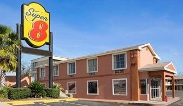 Super 8 by Wyndham Austin Downtown/Capitol Area - Austin, TX