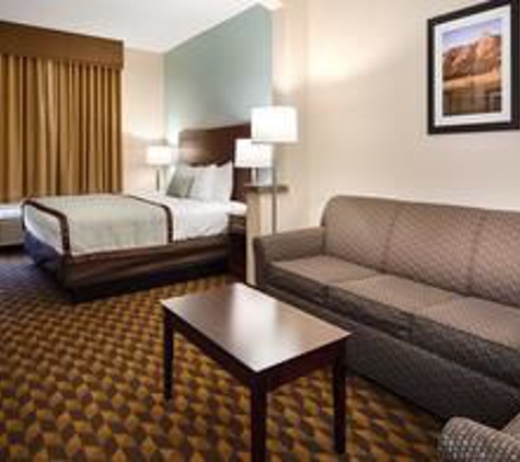 Best Western Plus Gateway Inn & Suites - Aurora, CO