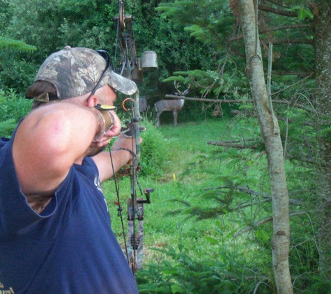 Footie's Sick-N-String Archery - Vernon Center, NY