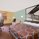 Super 8 by Wyndham Valentine NE - Motels