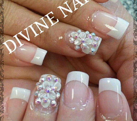 Divine Nails and Beauty Salon - Donna, TX