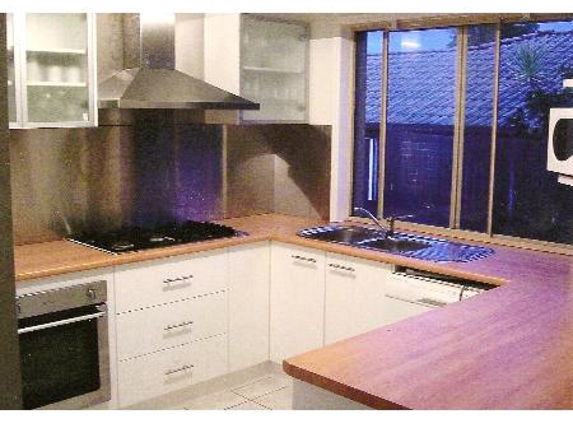 Cut 'N' Edge Kitchens - Molendinar, QLD