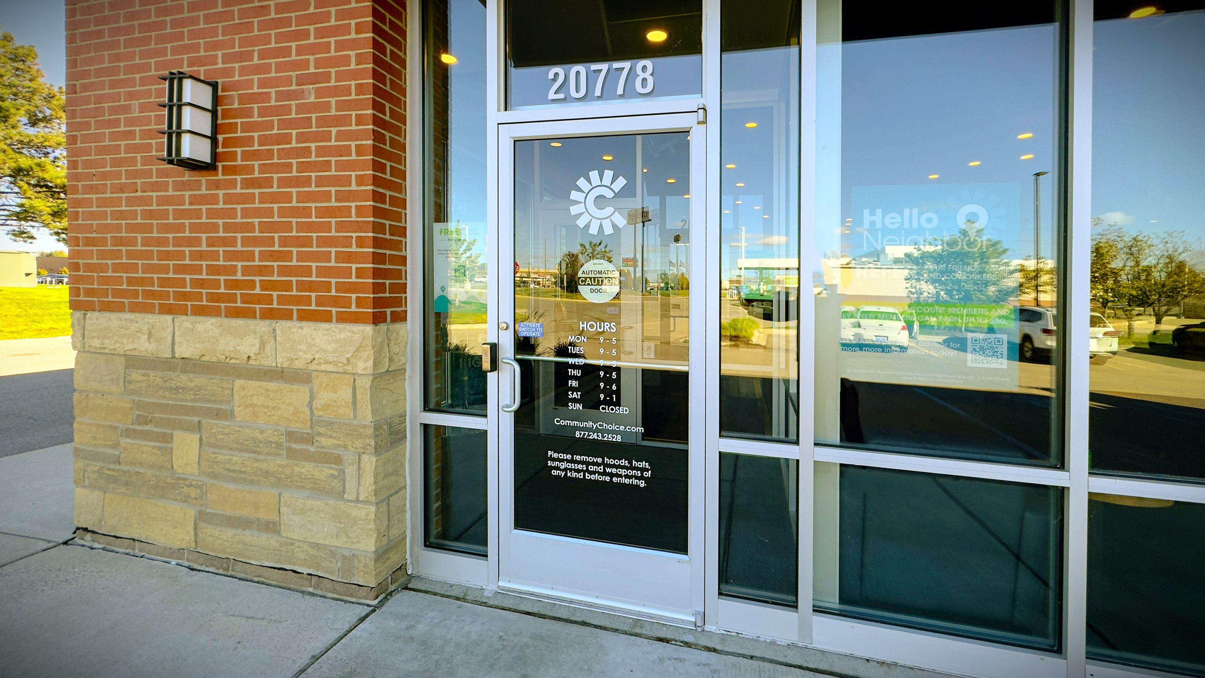 Community Choice Credit Union 20778 E 13 Mile Rd, Roseville, MI 48066 ...