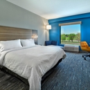 Holiday Inn Express & Suites Huntsville – Space Center by IHG