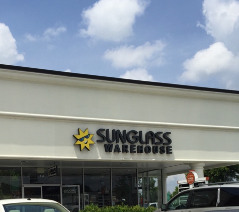 Sunglass Hut - Calhoun, GA. Lot view