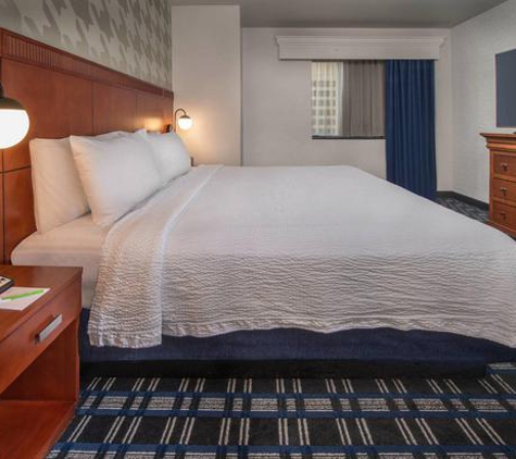 Courtyard by Marriott - Arlington, VA