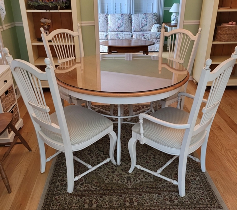 Blue Moon Estate Sales (Greater Manchester, NH)