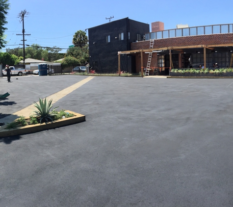 Elias Asphalt Engineering Co. - Los Angeles, CA. Do you want great looking asphalt for your restaurant, plaza, driveway, etc.??? Then call California's expert paving company! Call us today!