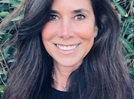 Stefani Largent, MA, Licensed Marriage and Family Therapist - Menlo Park, CA. Women's Psychotherapy & Counseling - Stefani Largent, LMFT - In-Person & Online Therapy