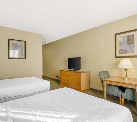 Best Western Plus Revere Inn & Suites - Paradise, PA