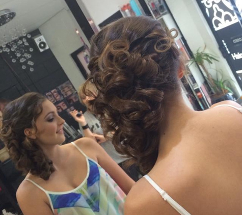 Hair Rumours Face & Body - Labrador, QLD