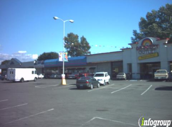 Grocery Outlet - Auburn, WA