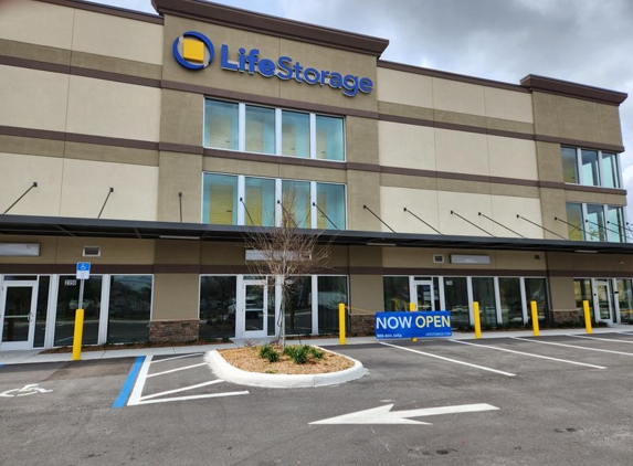 Life Storage - Orlando, FL