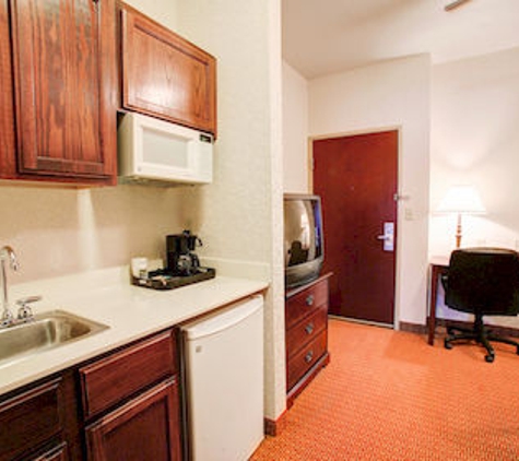 Quality Inn & Suites Near University - Waco, TX
