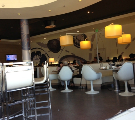 Younique Cafe - Monterey Park, CA