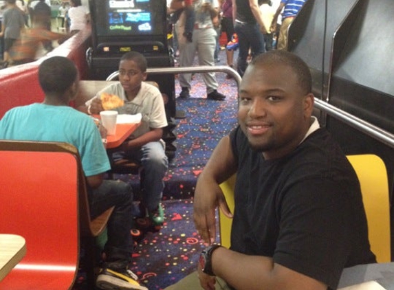 Rolling Thunder Skating Center - Philadelphia, PA