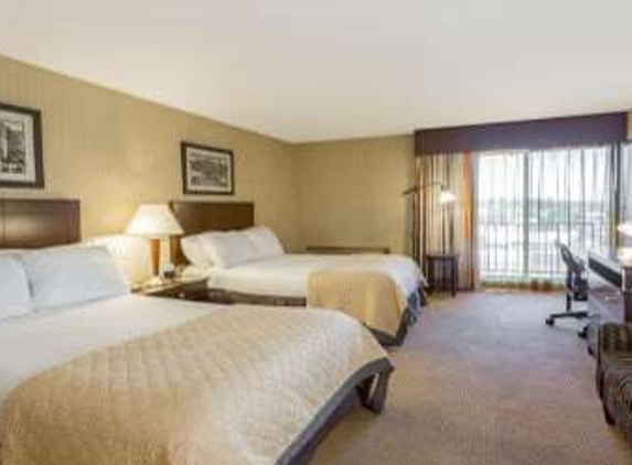 Wyndham Garden Newark Airport - Newark, NJ