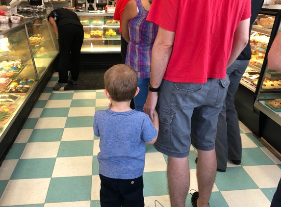 Woodmoor Pastry Shop - Silver Spring, MD