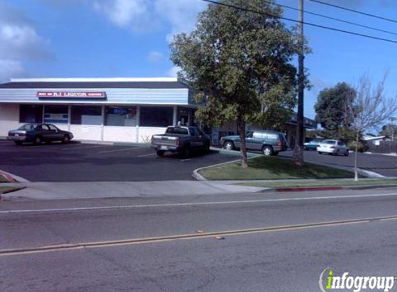 Deluxe Barber And Tanning Salon - San Diego, CA