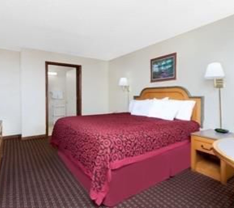 Days Inn by Wyndham Columbia NE Fort Jackson - Columbia, SC