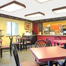Super 8 by Wyndham Hudson - Hotels