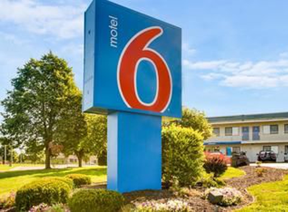 Motel 6 - Lenexa, KS