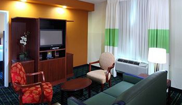 Fairfield Inn & Suites - San Carlos, CA