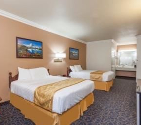 Days Inn & Suites by Wyndham South Gate - South Gate, CA