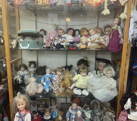 Doll Collectibles & More - Albuquerque, NM