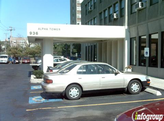 Alpha Towers Apartments - Chicago, IL