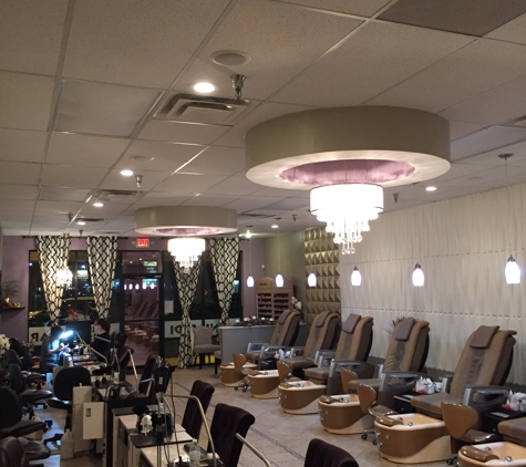 V Nail Lounge - Indianapolis, IN